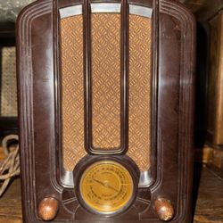 Antique Tombstone Style Radio - Non working - 12in Tall - Bakelite