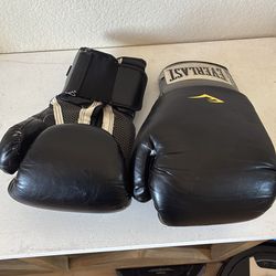 Boxing gloves