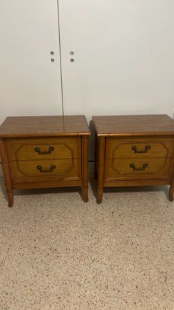 Excellent condition Vintage Broyhill Nightstands  wood faux bamboo style