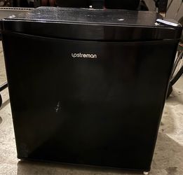 Upstreman 1.7 Cu.Ft. Single Door Mini Fridge (Black)