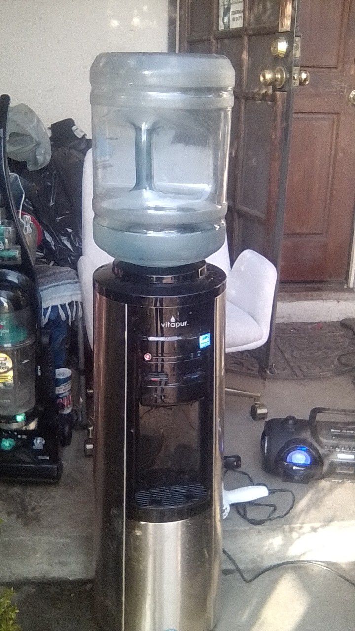 !! Water Dispenser Hot/Cold Both Work 