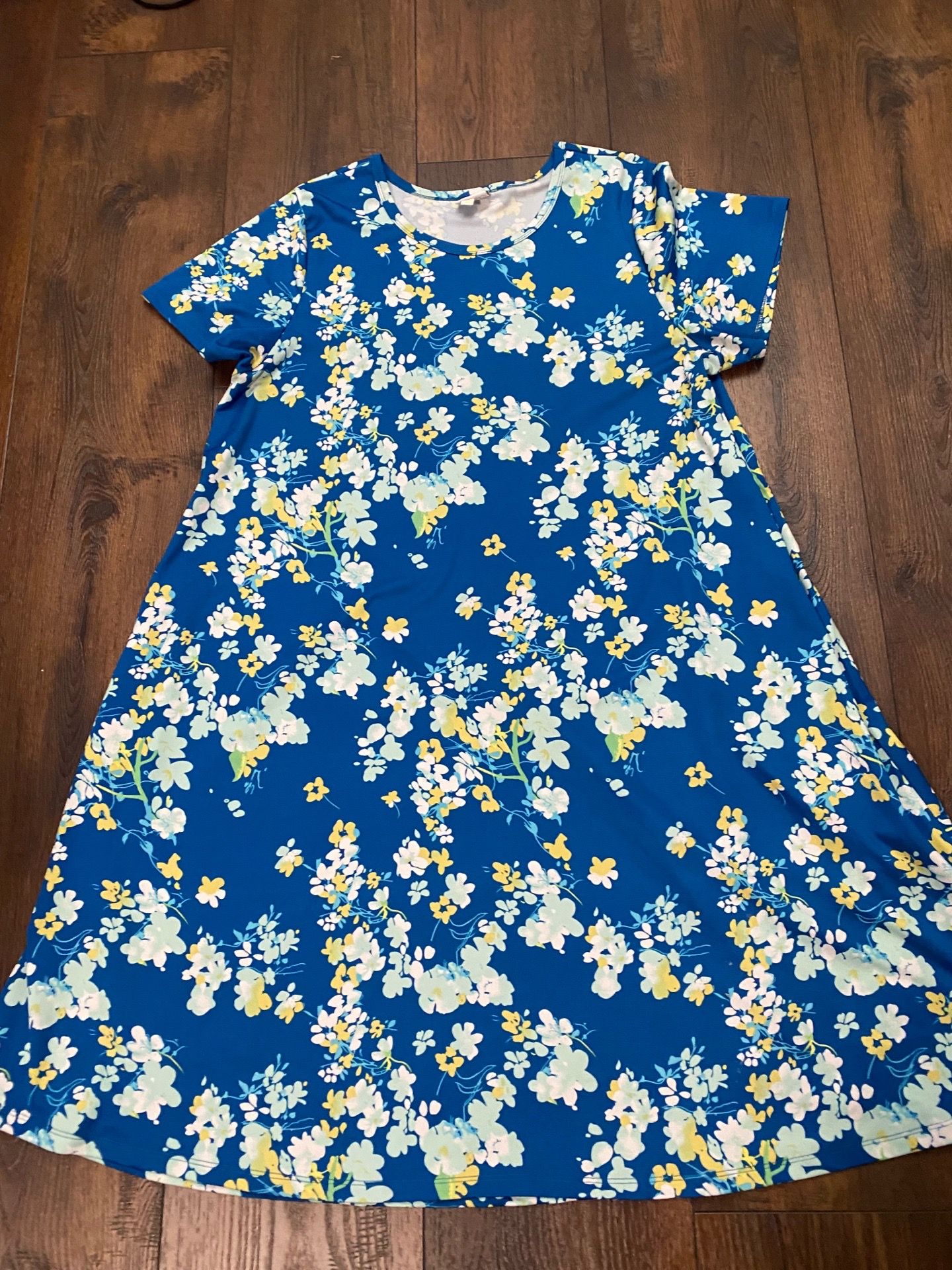 Women’s teal blue flower dress size 3x by LulaRoe #16