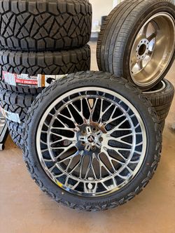 35/12.50/24 Gripmax Tires and 24x12&14 Fittipaldi wheel