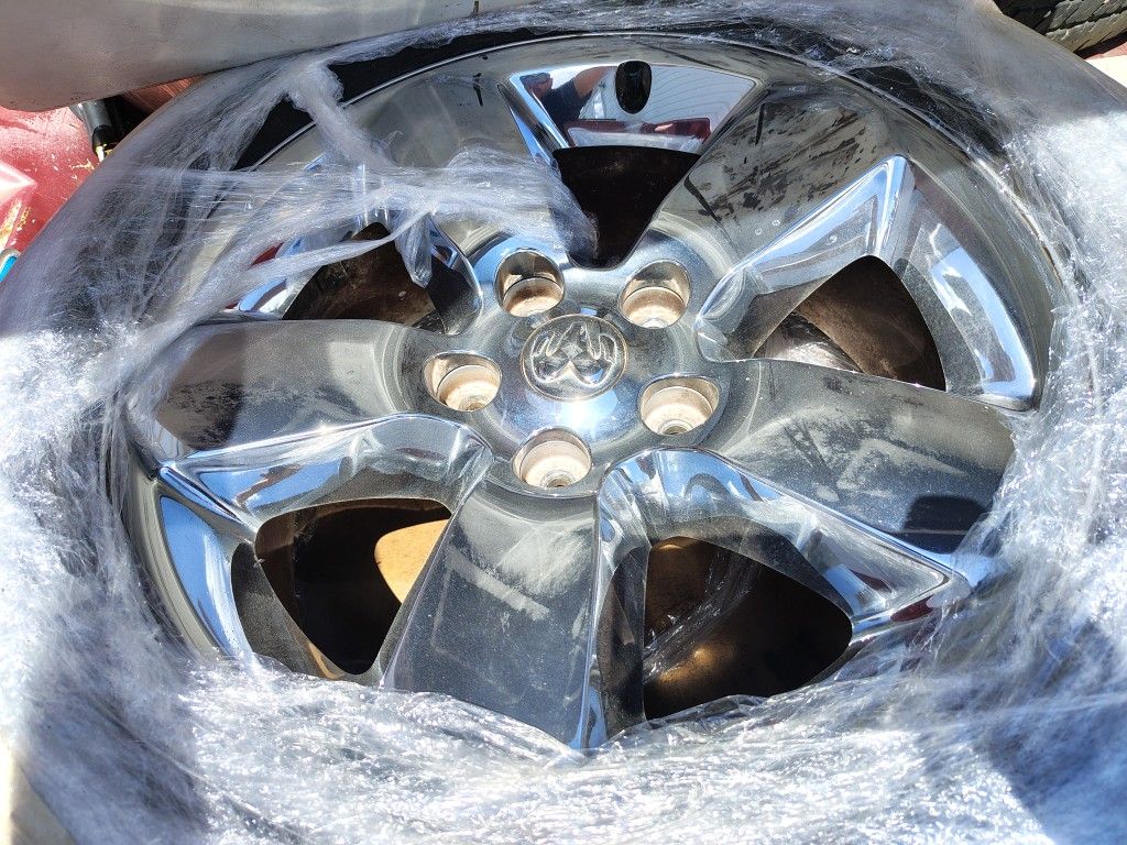 Dodge 5 Lug 20 Inch Chrome Rim