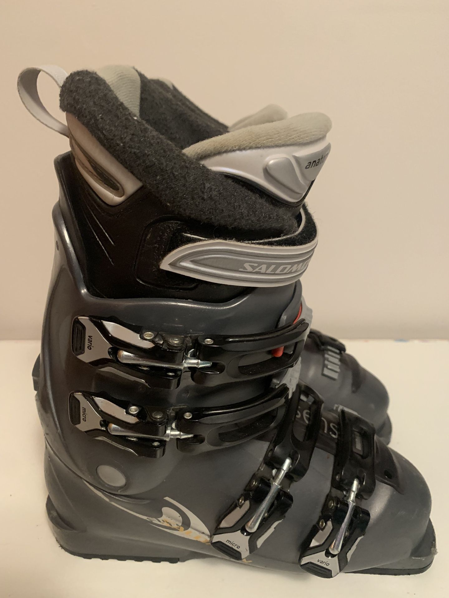 Salomon Ski Boots. Women Size 25-25.5