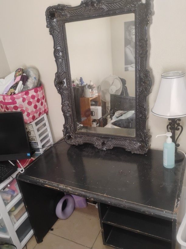 Vanity Set Table And Mirror