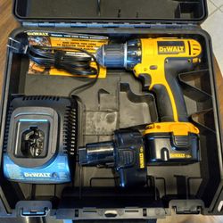 DeWalt DC742 Cordless Drill, Charger, 2 batteries & Case