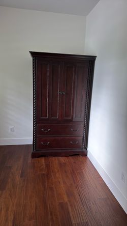 Wooden wardrobe for free