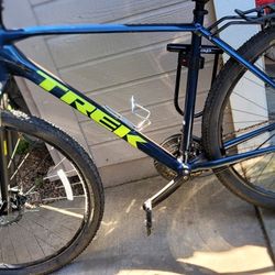 Trek Mountain Bike Dual Sport 2