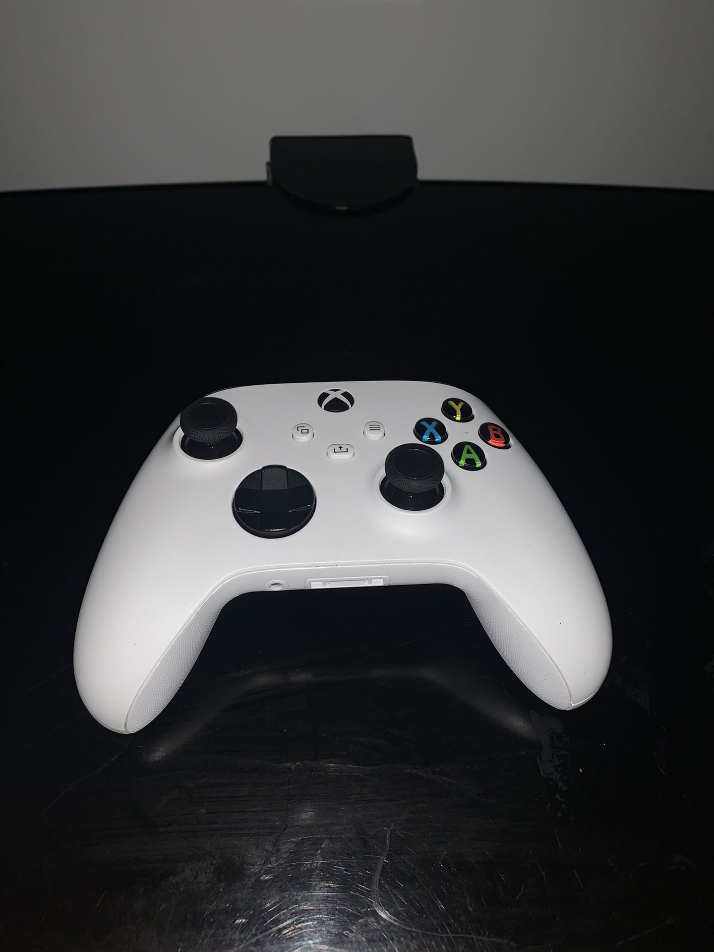White Xbox Controller – Good Condition, Works Perfectly!