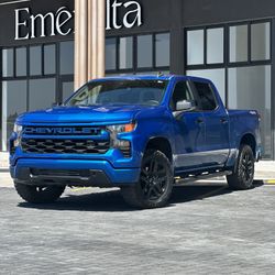 2022 Chevrolet Silverado Custom 4x4