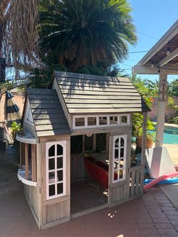 KidKraft Braewood Wooden Outdoor Playhouse