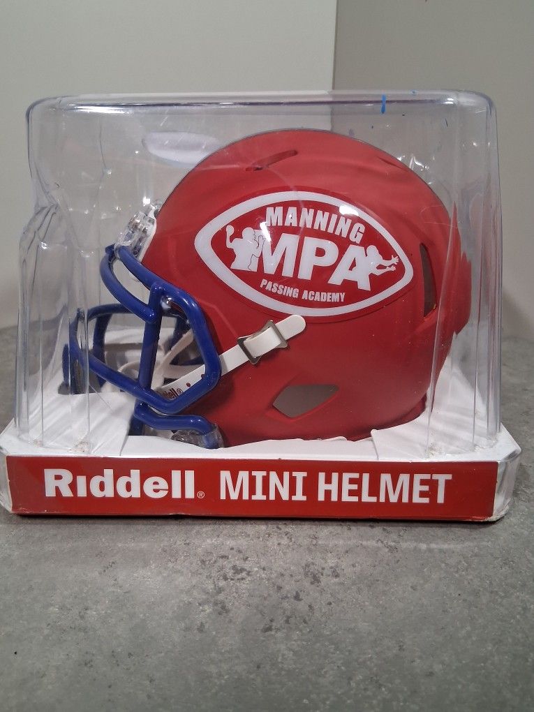 Rare Collectible Manning Passing Academy Riddell Mini Helmet