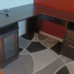 L Shaped Computer Desk Drawers And Power Outlet 