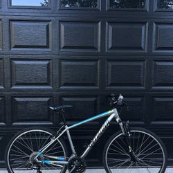 Specialized Crosstrail Hybrid Bike