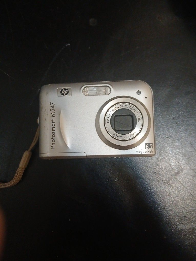 Small Camera Photos mart M547 6.2 Mega Pixels