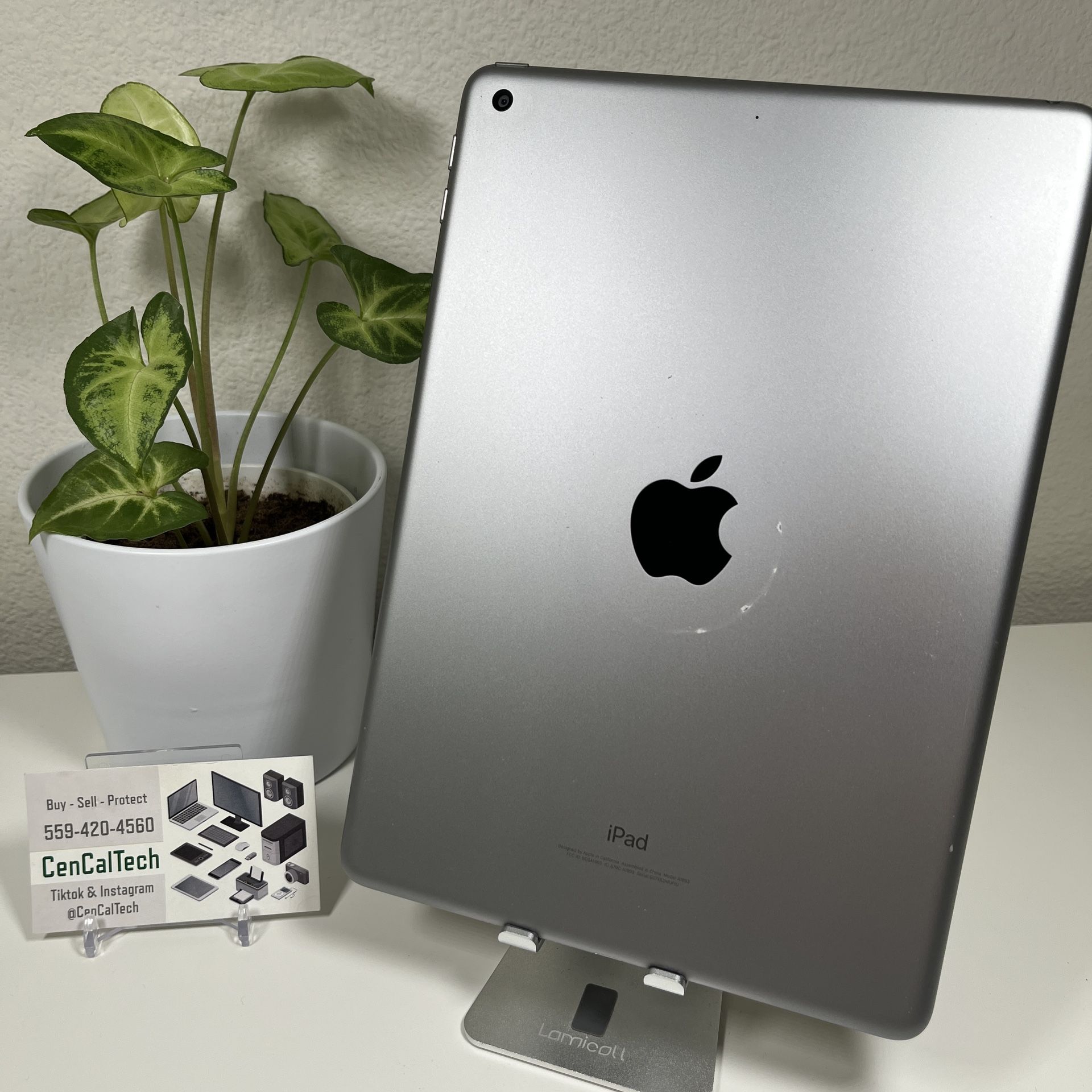 iPad 6th Gen 32gb Wifi In Good Condition. Has a bad battery, Doesnt hold charge for too long