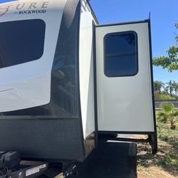 2021  Forest River Rockwood Signature  36 foot