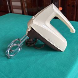 Sunbeam, vintage, brown and beige mix master handheld mixer with numerous settings working
