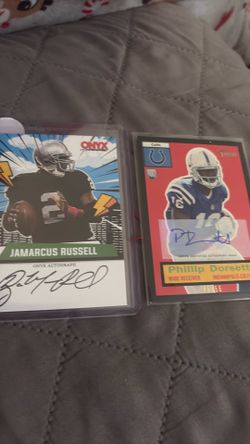 Have this lot of 3 cards letting it go for $5