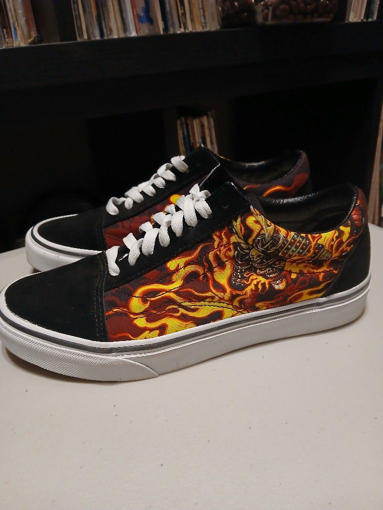 Vans " Off The Wall" Flaming Skull Kicks Sk8ter Sneakers