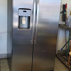 GE Side by Side Refrigerator