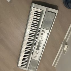 Casio 76 Key Keyboard With Stand 