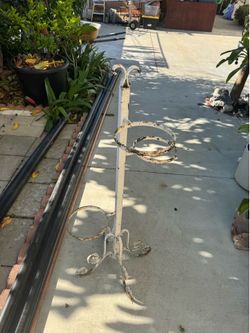 Metal plant stand