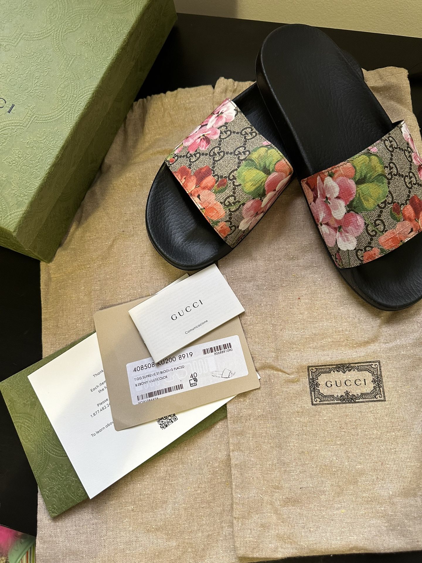 Gucci GG Bloms Supreme Floral Slide Sandal for Sale in Newark, NJ - OfferUp