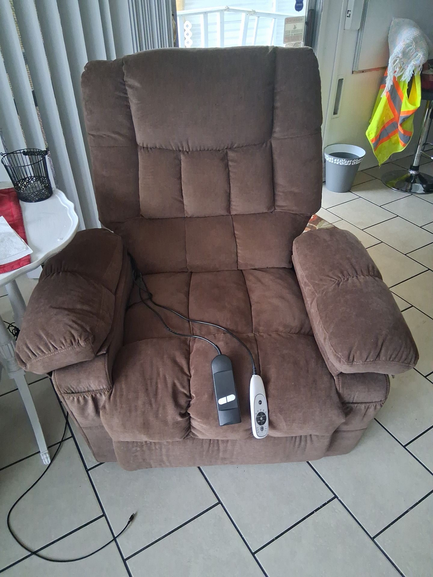 RECLINING ROCKING CHAIR