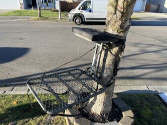 Hang-On Deer Stand