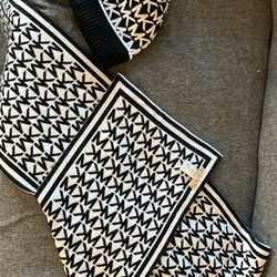 Michael Kors, scarf and beanie set