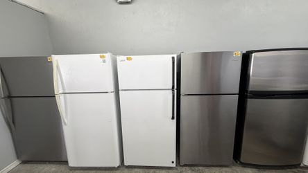 TOP AND BOTTOM REFRIGERATORS 