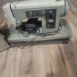 ANTIQUE SEARS SEWING MACHINE