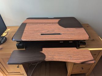 Sit stand desktop riser