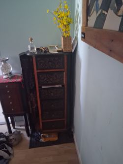 Really Nice Jewery case