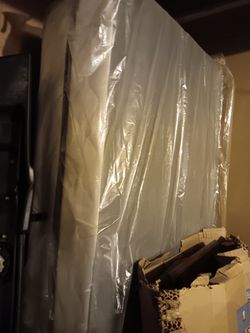 KING SIZE box Spring- Branx New