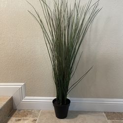 3.5’ Faux Tall Grass Plant