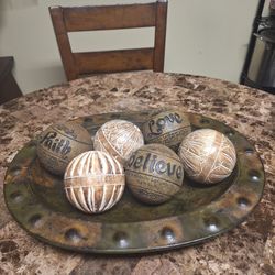 Metal Center Peace With 6 Wood Balls
