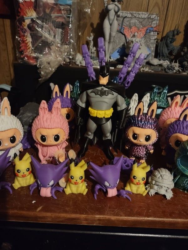 Figurines