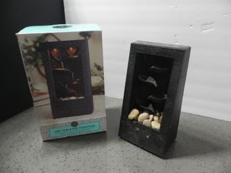 LED TABLETOP FOUNTAIN - DESCENDING LEAVES - LIGHTS UP - WITH BOX