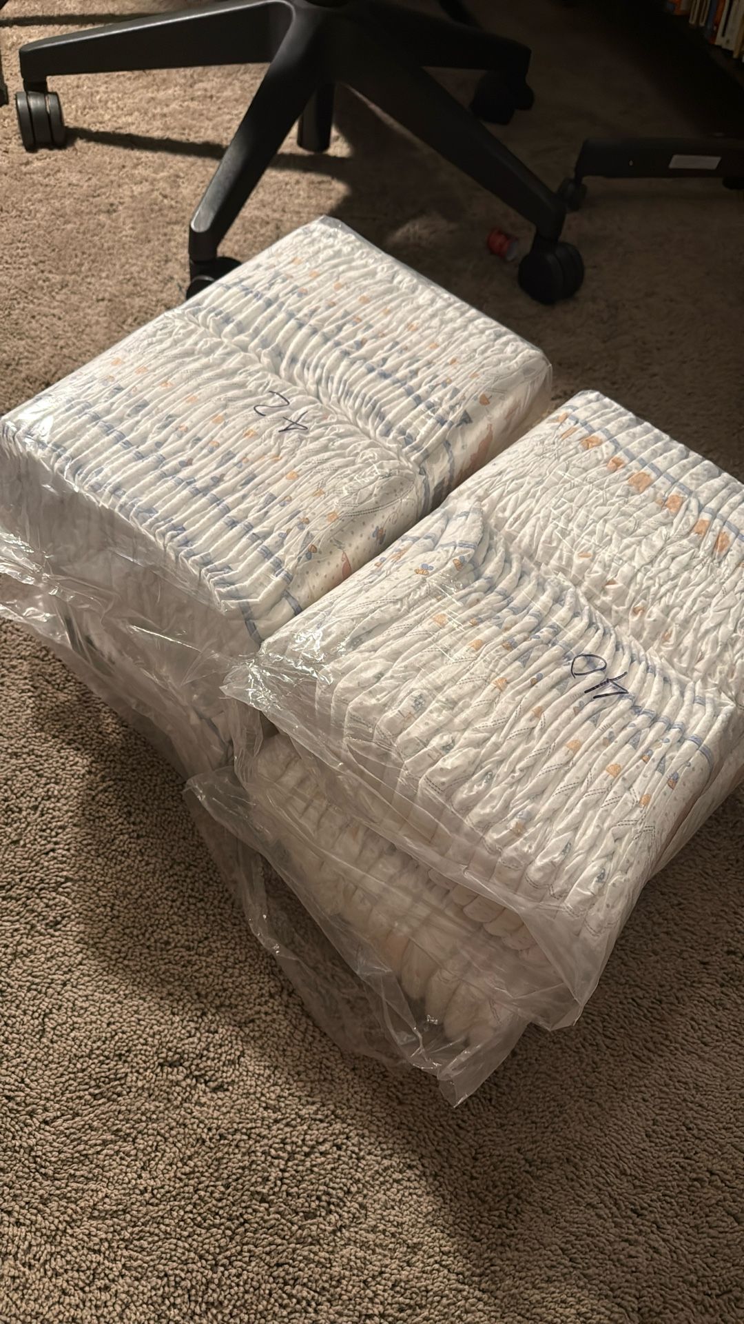 Huggies Size 1 Little snuggler Diapers