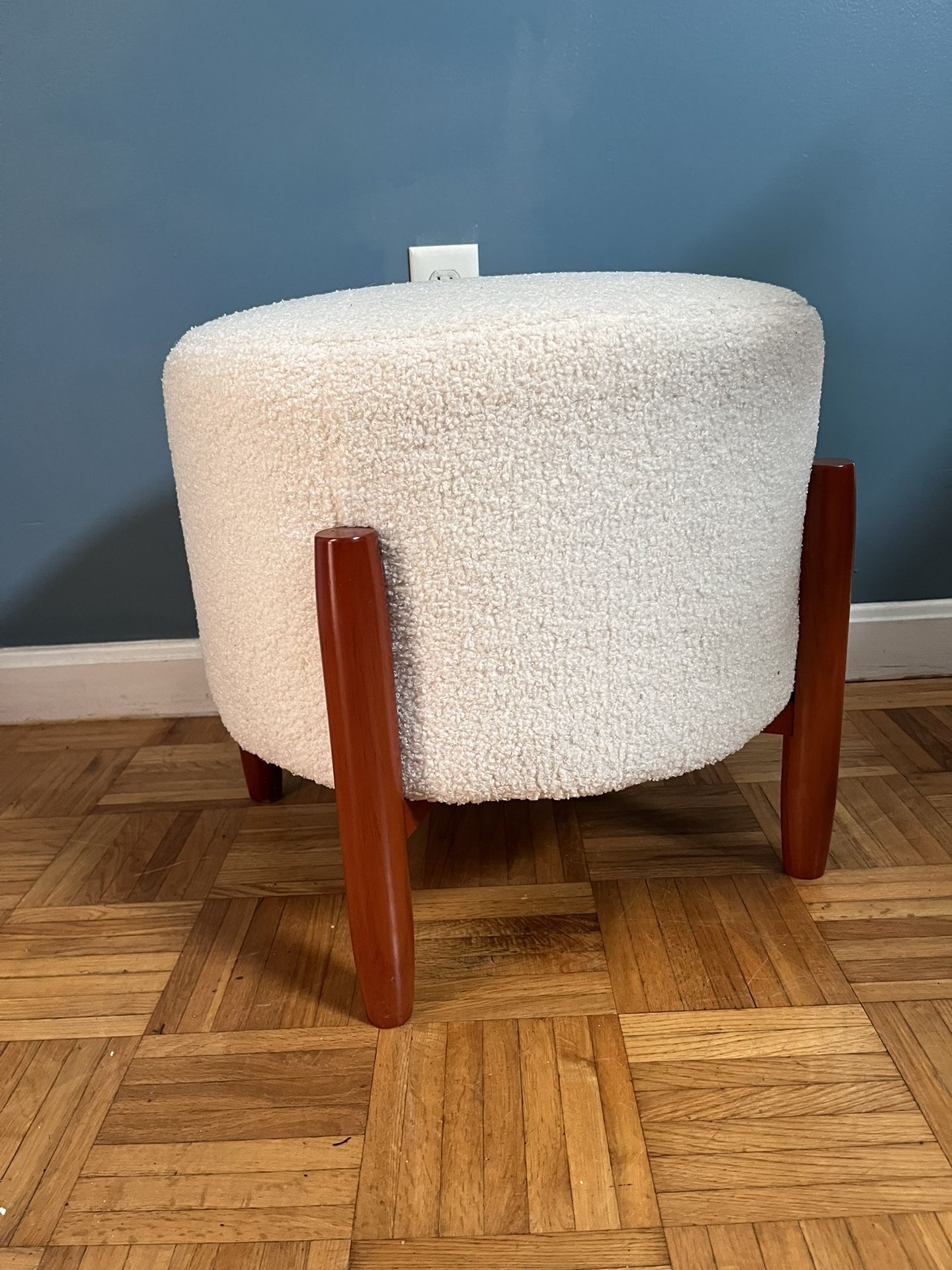 Ottoman/ Foot Rest