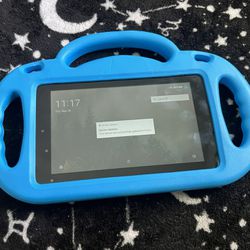 Amazon Fire Tablet w Case