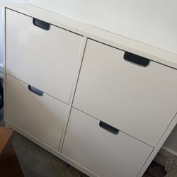 Entrance Thin Storage 