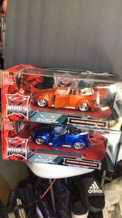 Vintage collectible Maisto 1/18 scale 1951 Volkswagen Beetles cabriolet Diecast models