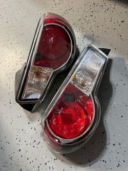 FRS/BRZ/GT86 OEM tail lights