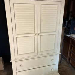 BROYHILL ARMOIRE WHITE WITH 2 DOOR AND 2 DRAWER