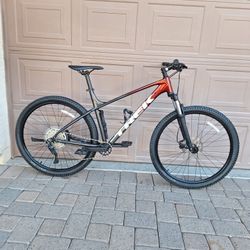 TREK MARLIN 6 MOUNTAIN BIKE 29 ER 1 X 10 SPEED( XL) CHECK MY OTHER BIKES 