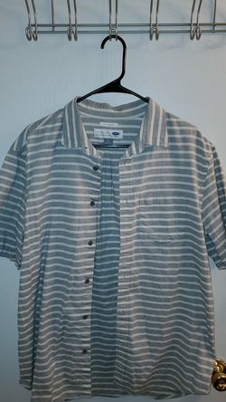 Old navy shirt large
